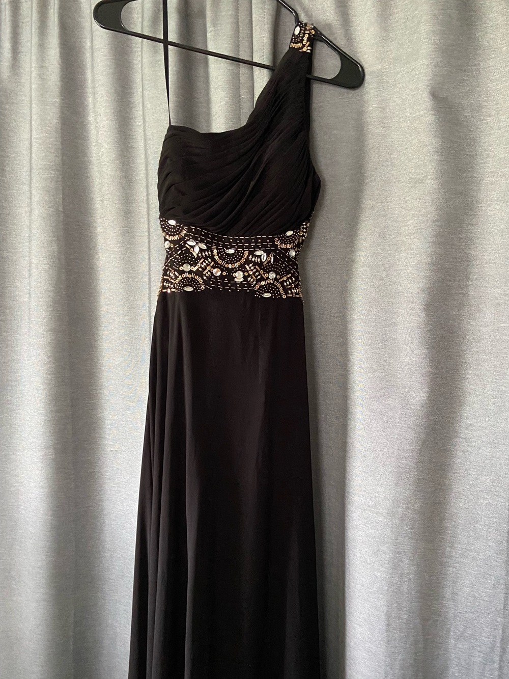 Black One-Shoulder Evening Gown with Embellished Waist